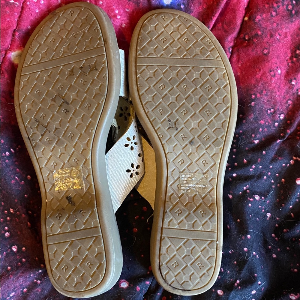 Rialto Women's Floral Cutout Sandals - Cream - Picture 2 of 3